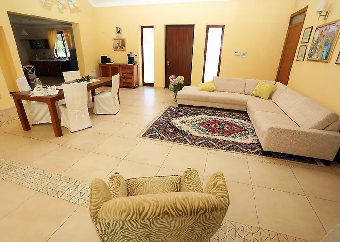 Apartment Larin