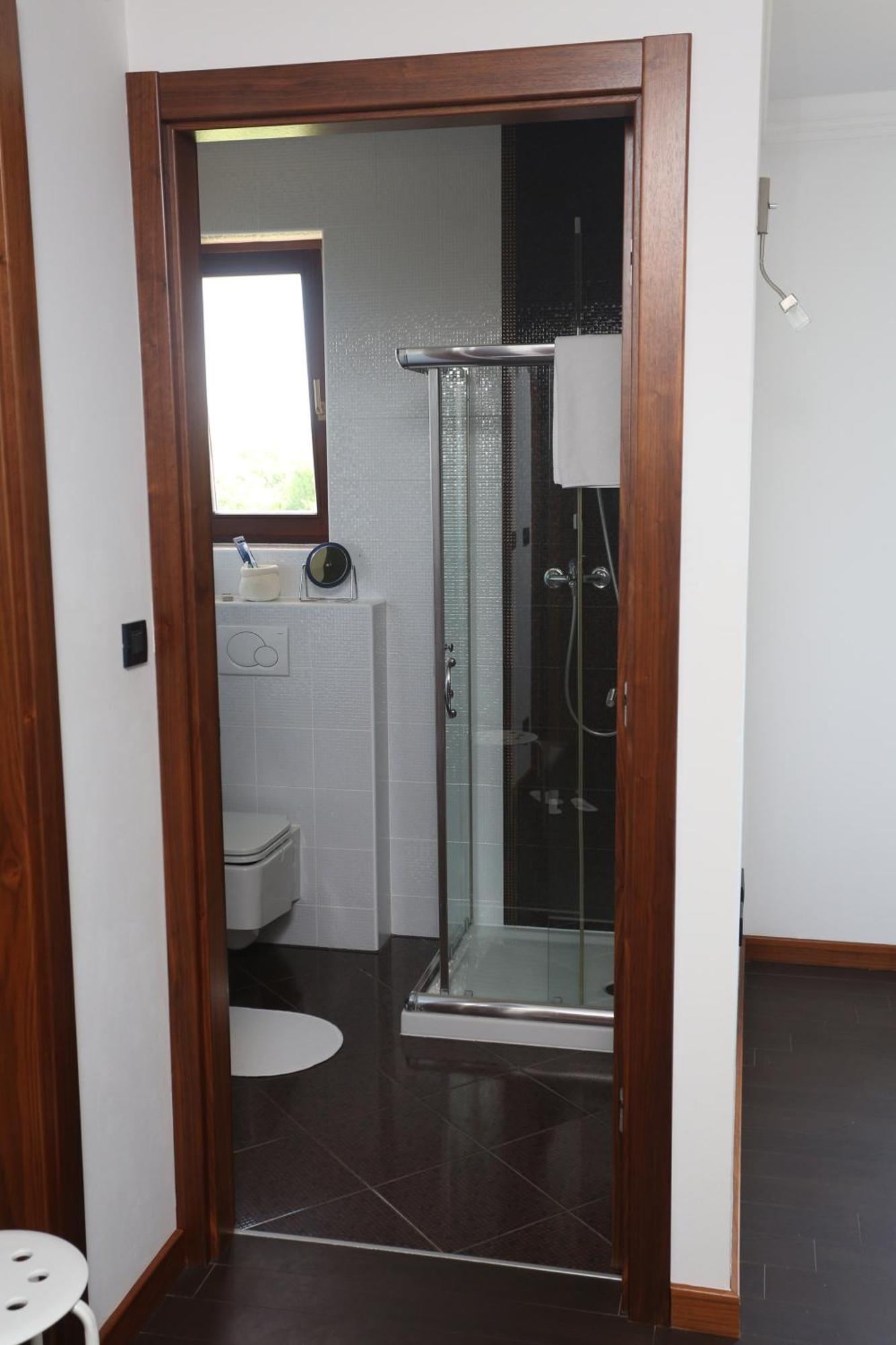 Larin Apartment *